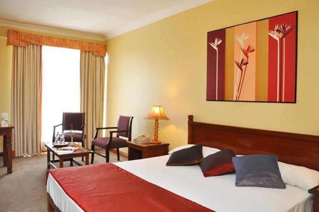 Gold Crest Hotel Quatre Bornes Eksteriør bilde